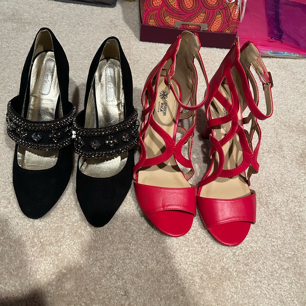 Elegant Black and Red Women's Heels. Lots of different occasions. Sizes 7 & 6.5